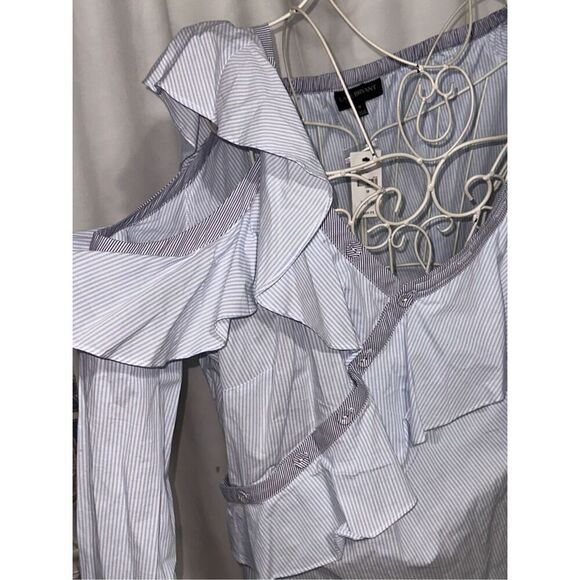 NEW WITH TAGS Beautiful Lane Bryant Ruffle Sleeve Cold Shoulder Blouse  Striped - Picture 5 of 9